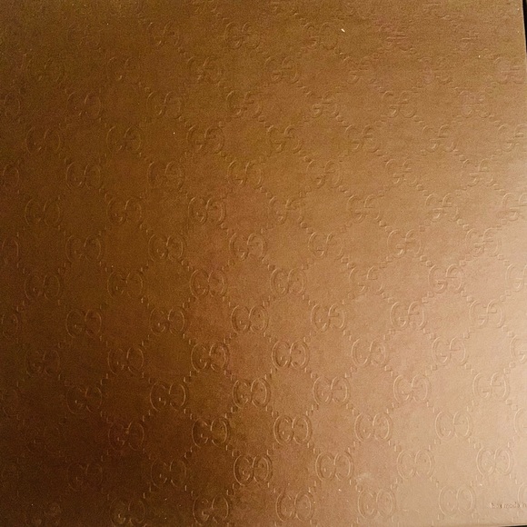 GUCCI - VINTAGE SILK CARRÉ• NEW WITH TAGS - Picture 3 of 9